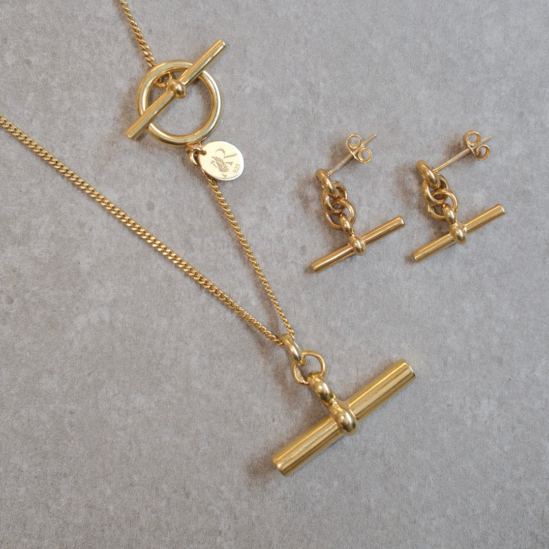 Gold T-Bar Fine Chain Necklace