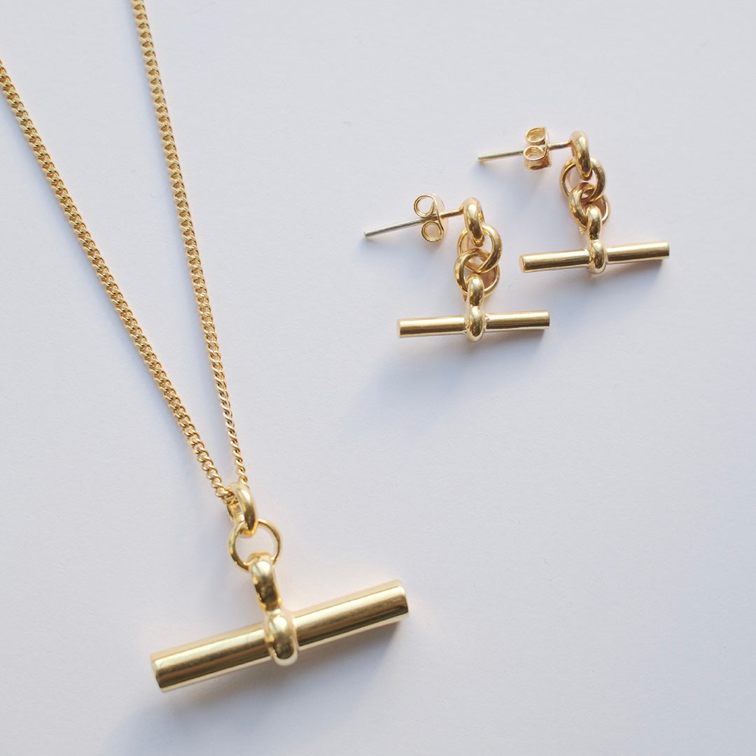 Gold T-Bar Fine Chain Necklace