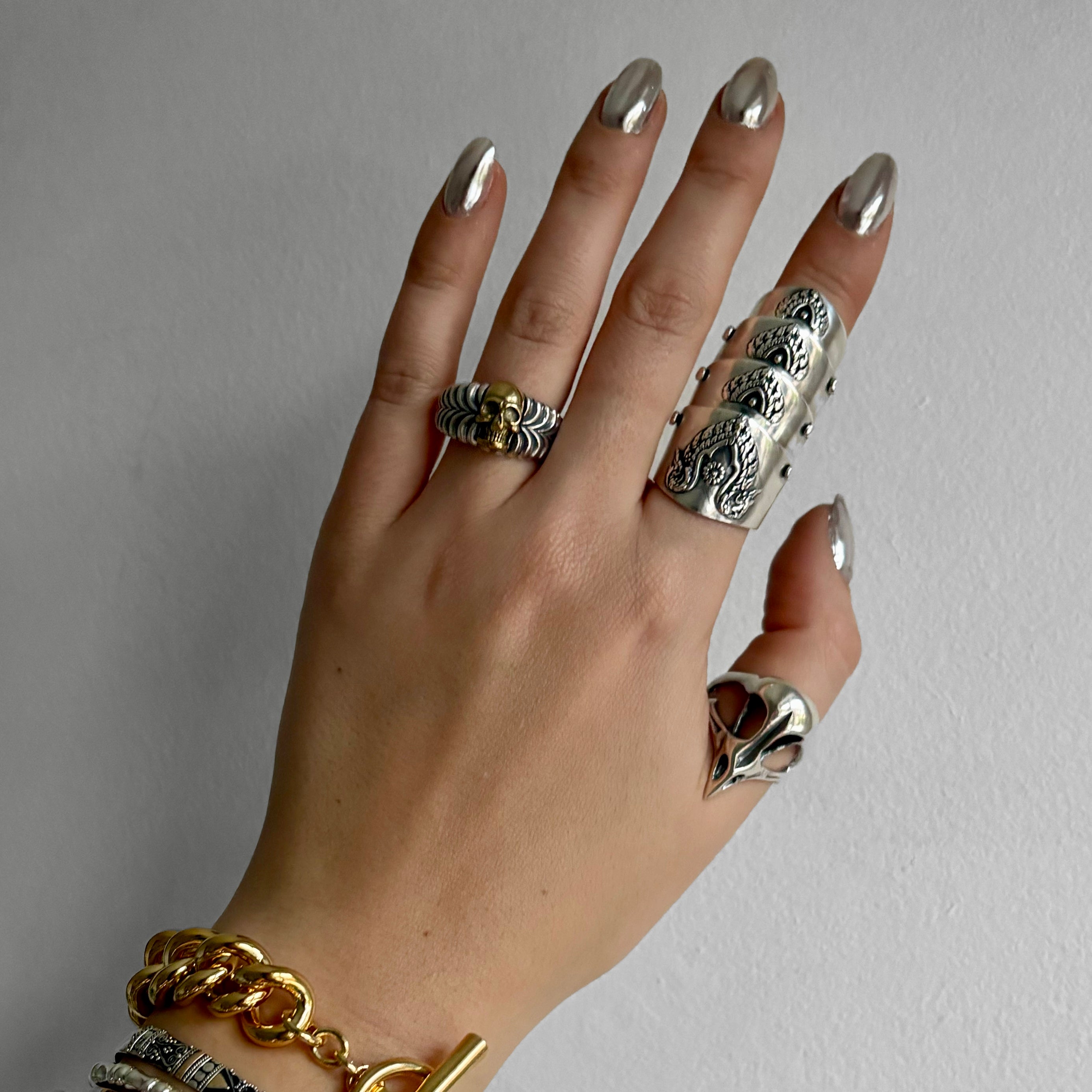 Gold skull ring