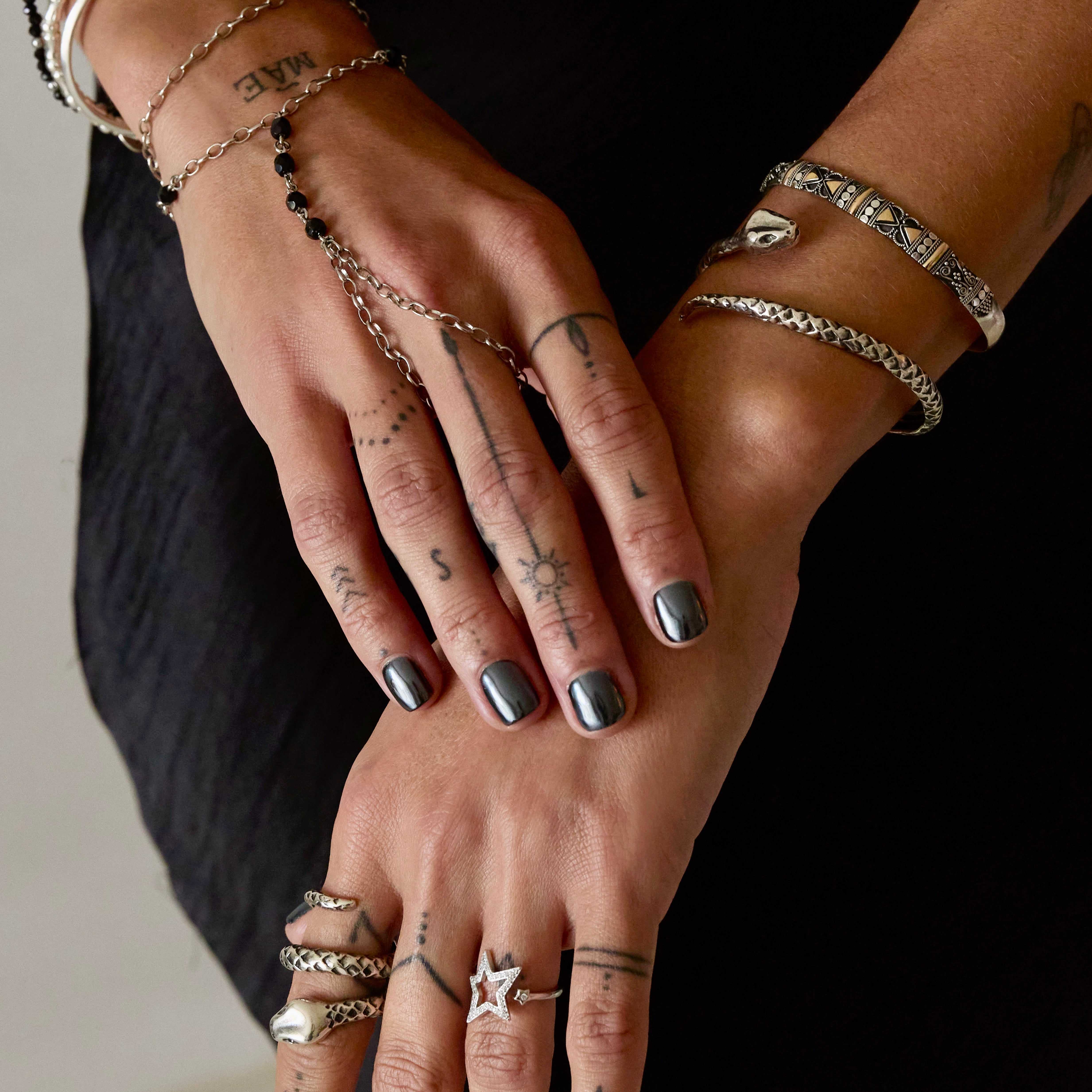 Superstar diamanté ring
