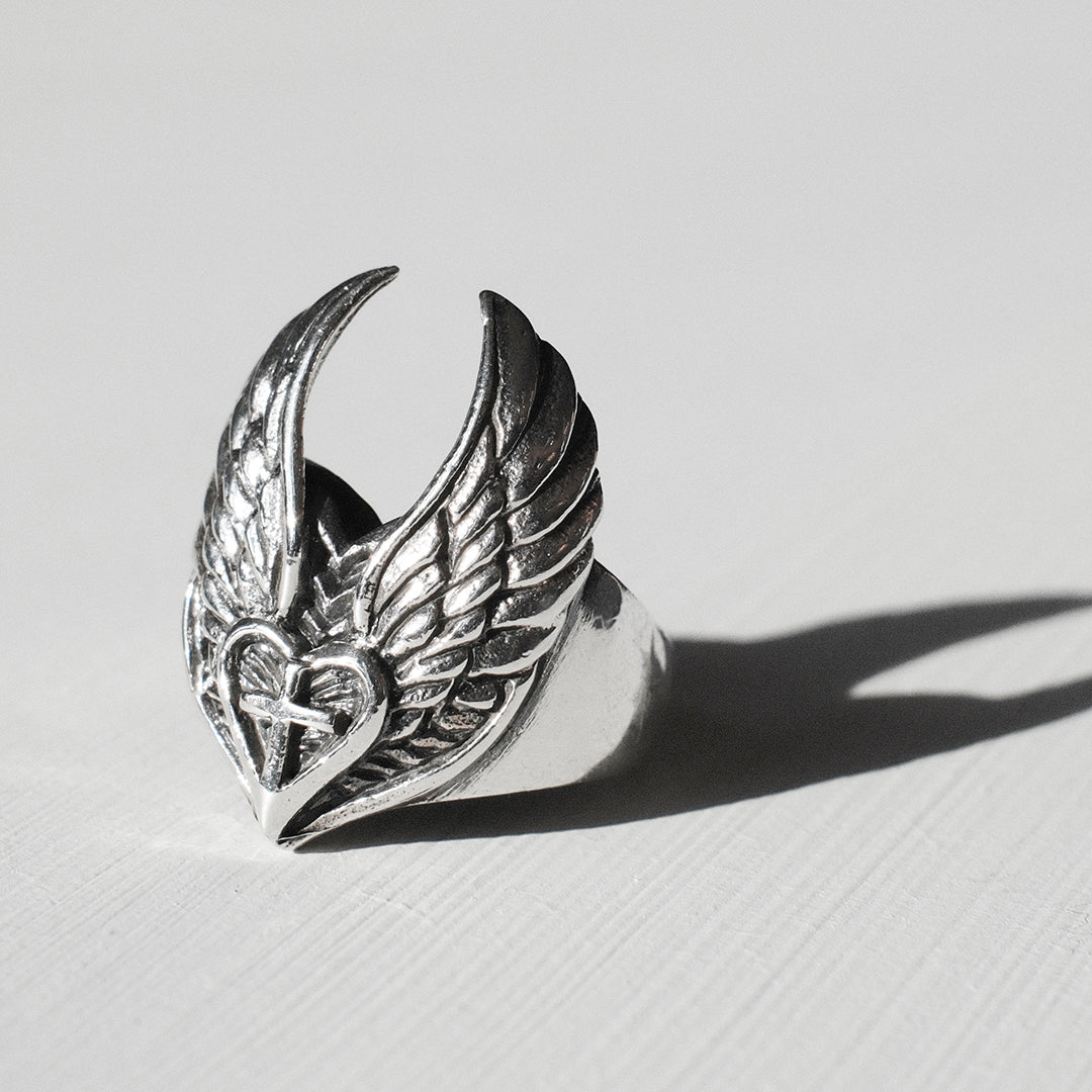 Divine wings ring