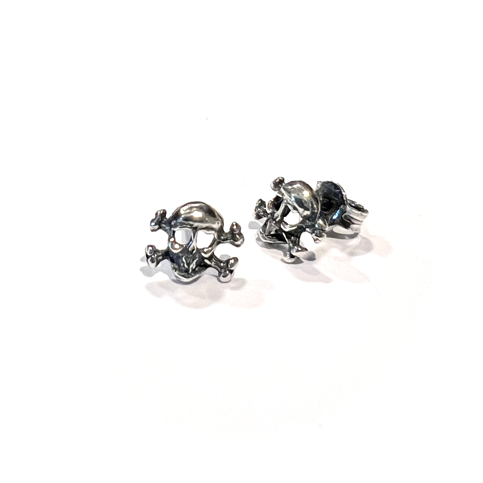 Silver Skull mini studs