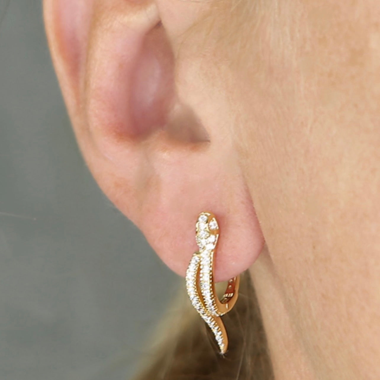 Snake Diamanté Huggie Gold