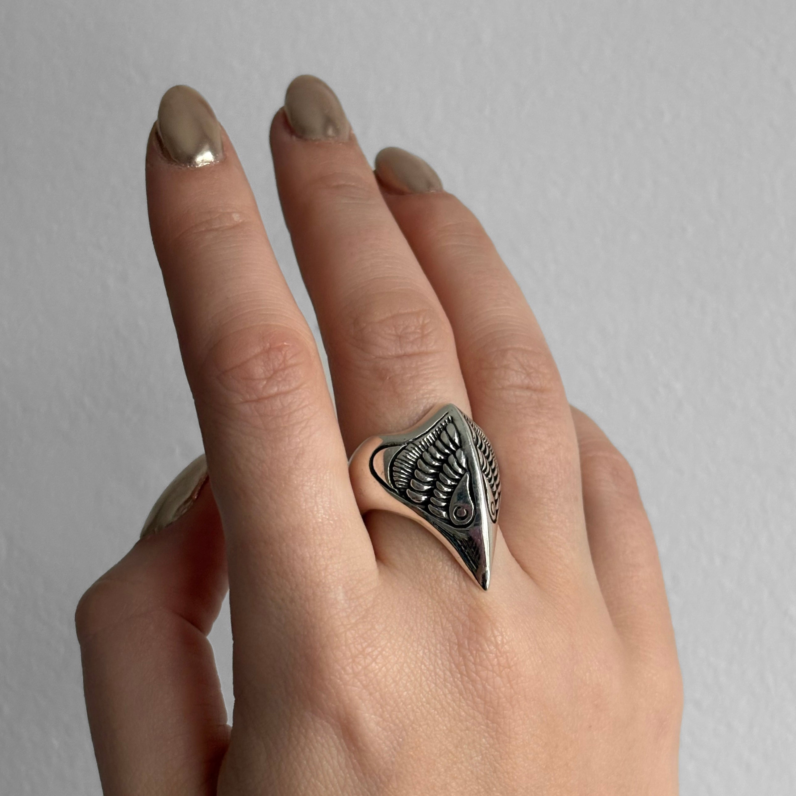 Isis ring