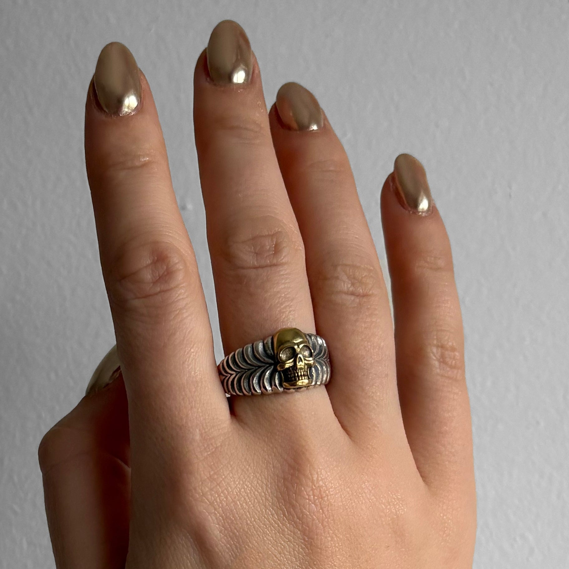 Gold skull ring