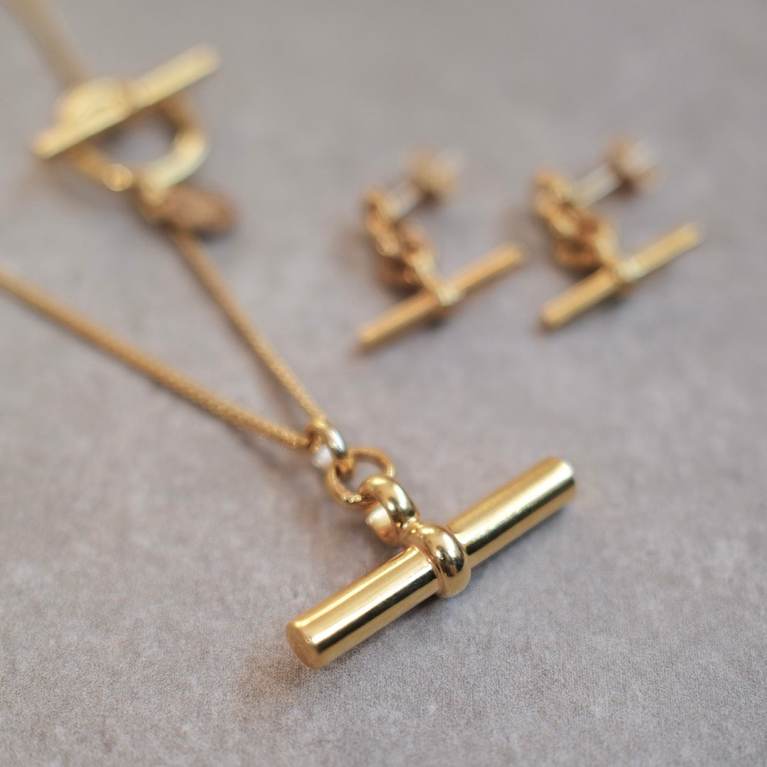 Gold T-Bar Fine Chain Necklace