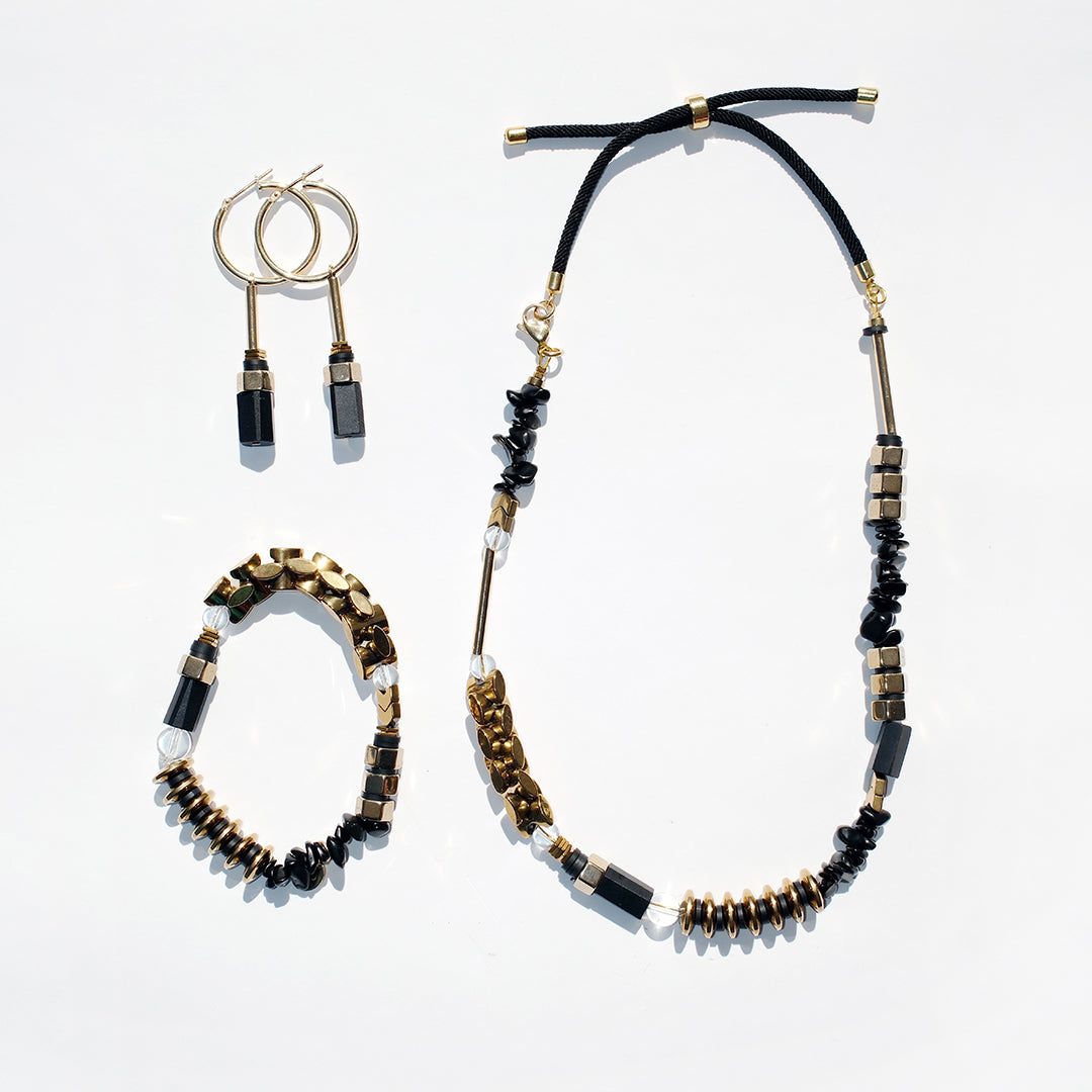 Mix Up stretch bracelet, black & gold