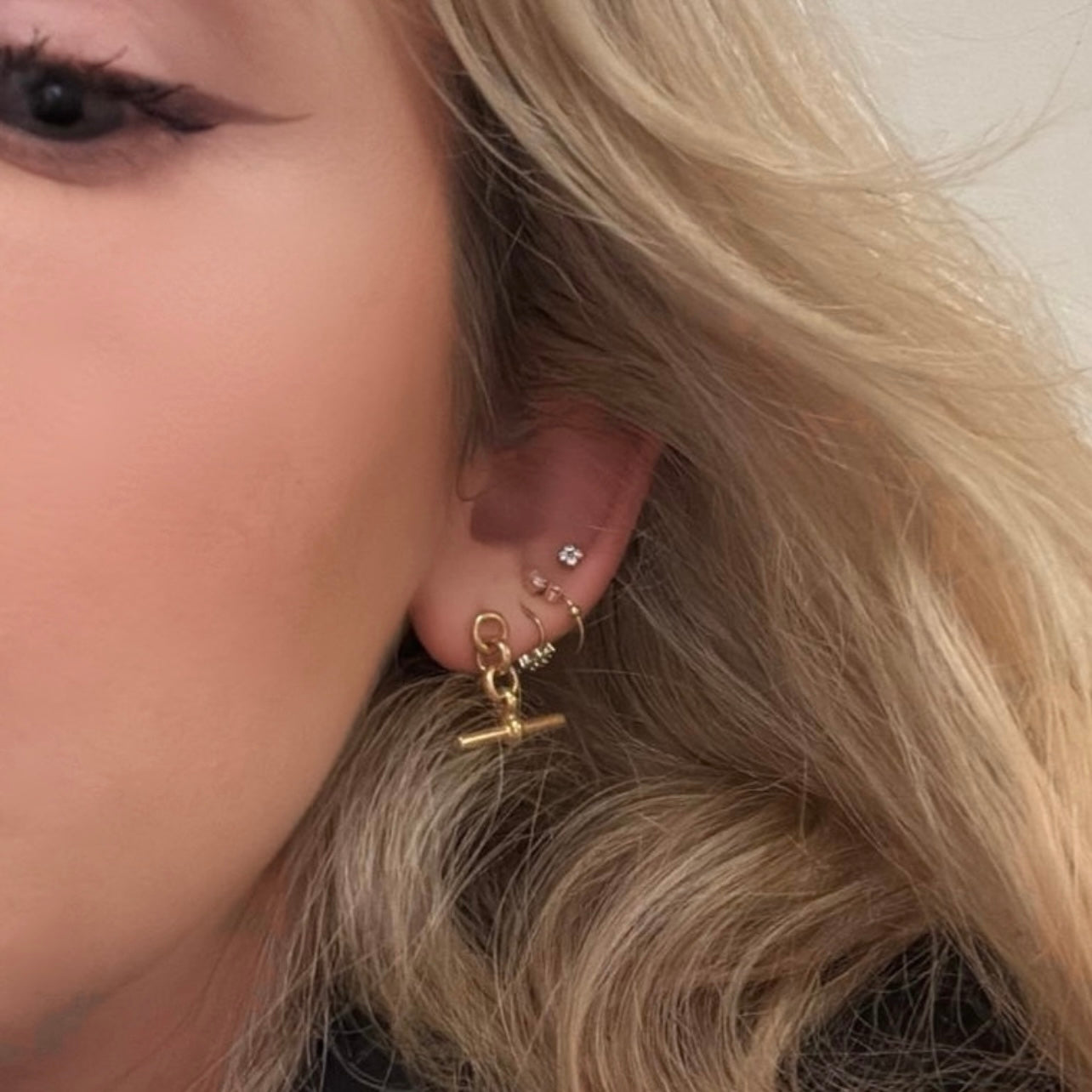 Gold T-Bar earrings